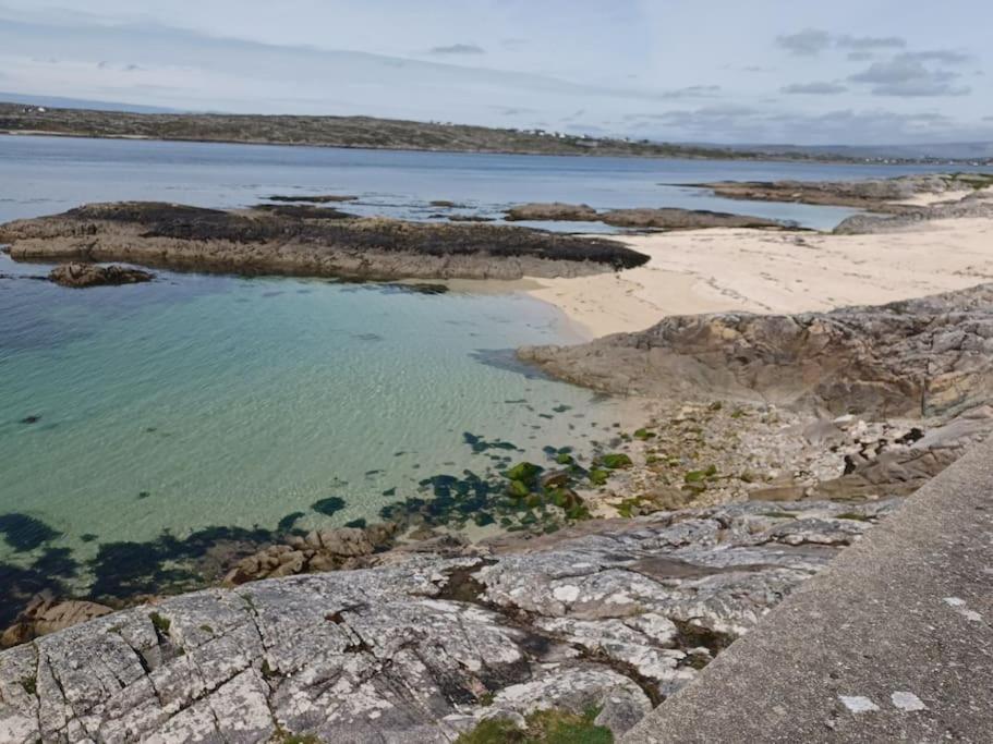 Curlews Rest - Gateway To The Aran Islands Appartement Galway Buitenkant foto